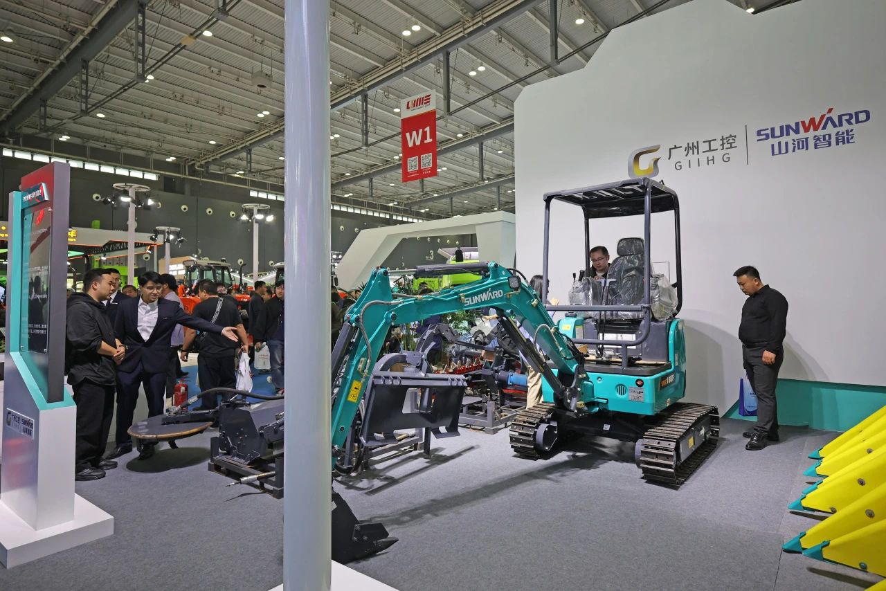 聚焦智能化、无人化！Z6官网智能携多款产品亮相2024中国国际农业机械展