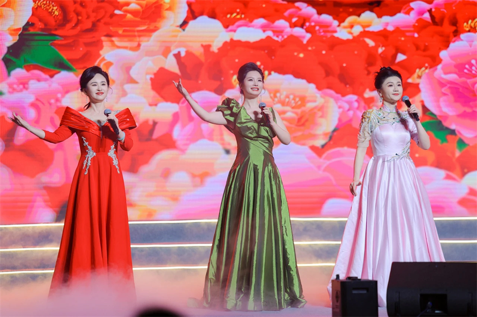 创新引领价值 梦想造诣将来——庆祝Z6官网智能成立25周年赞美大会暨文艺晚会隆沉进行