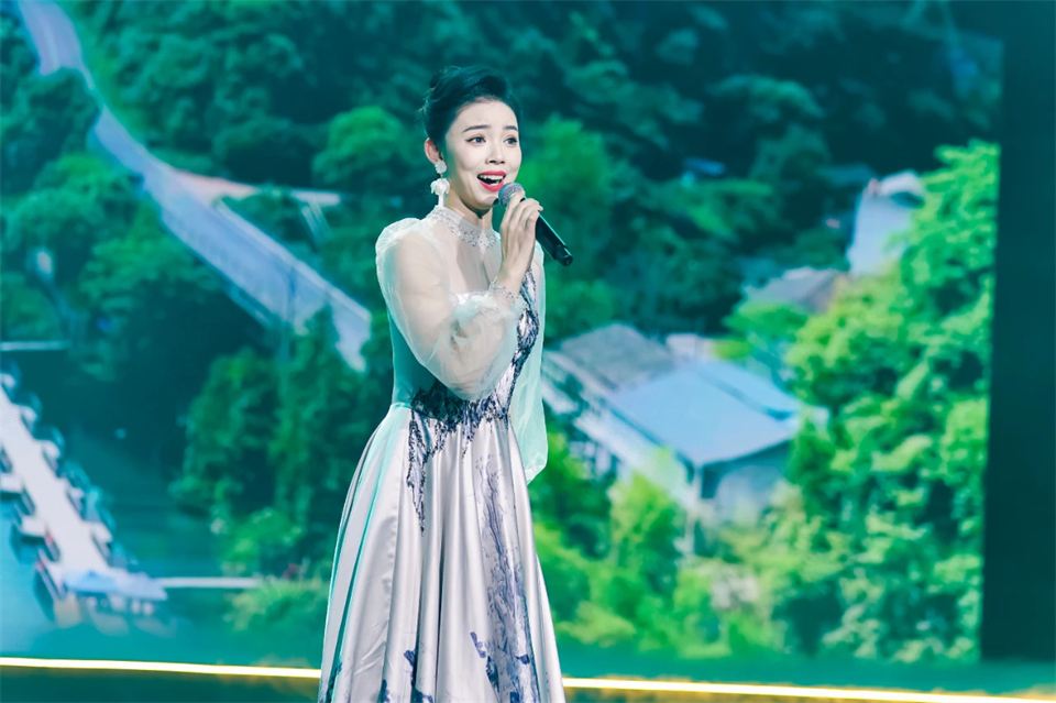 创新引领价值 梦想造诣将来——庆祝Z6官网智能成立25周年赞美大会暨文艺晚会隆沉进行