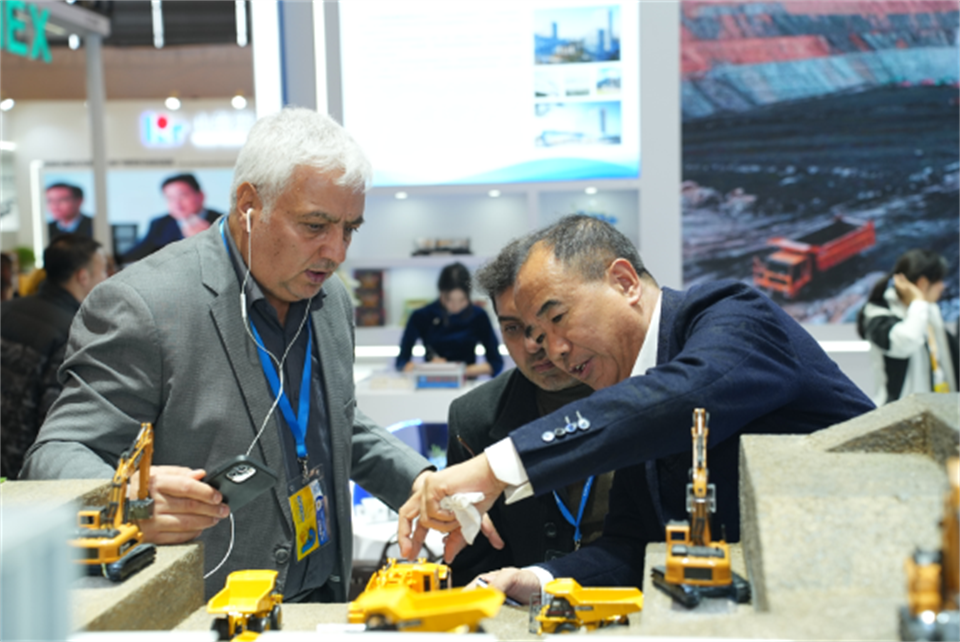 智造空间，价值共生！广州Z6官网杰出亮相2024上海宝马展