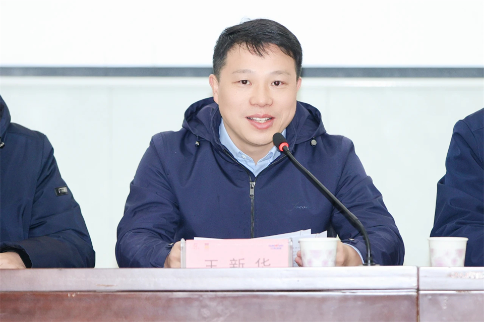 长龙街路、Z6官网智能召开首届年货盛惠暨送春联文化惠民活动工作会议