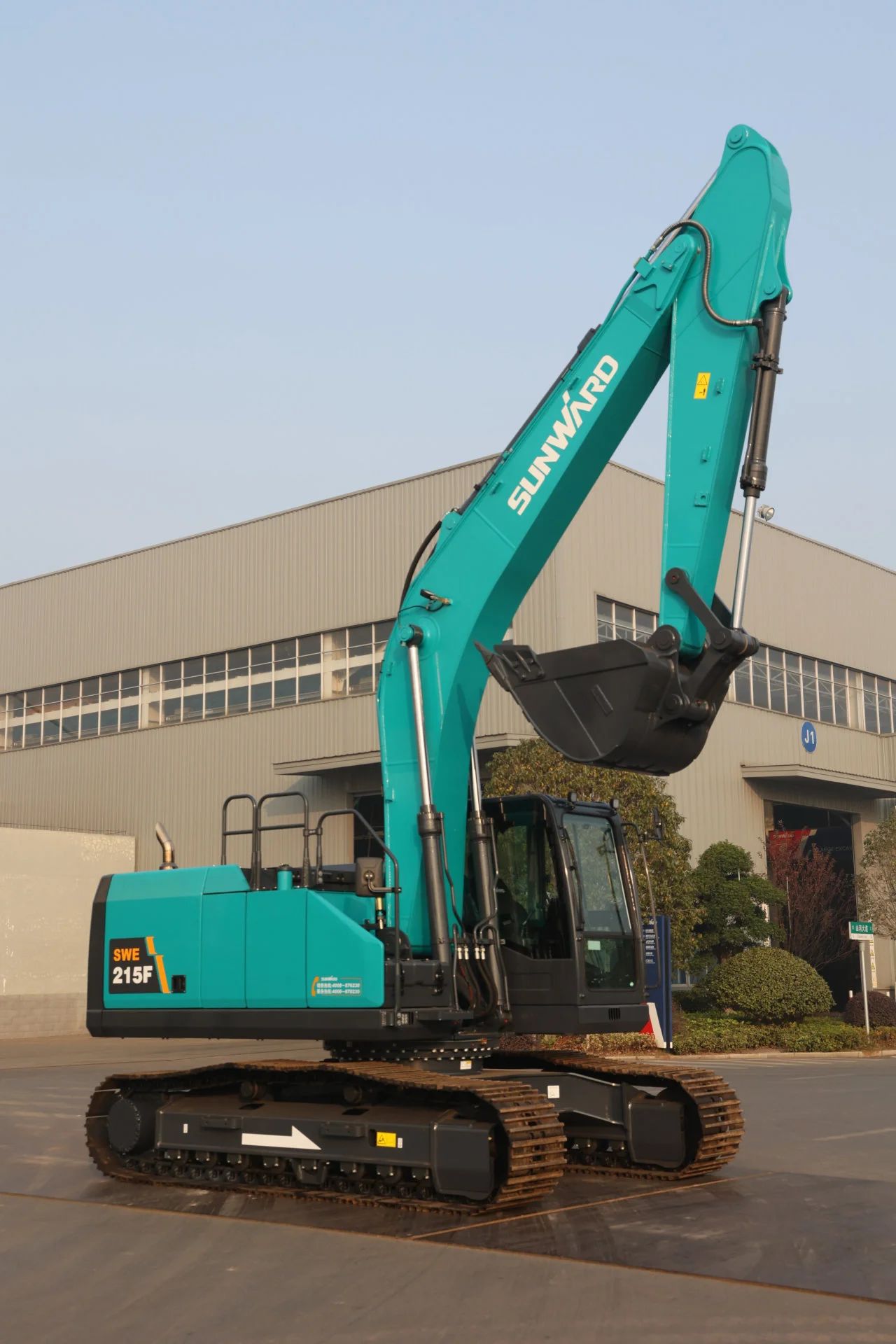 聚焦市场需要，Z6官网智能三款精品工程液压挖掘机成功下线