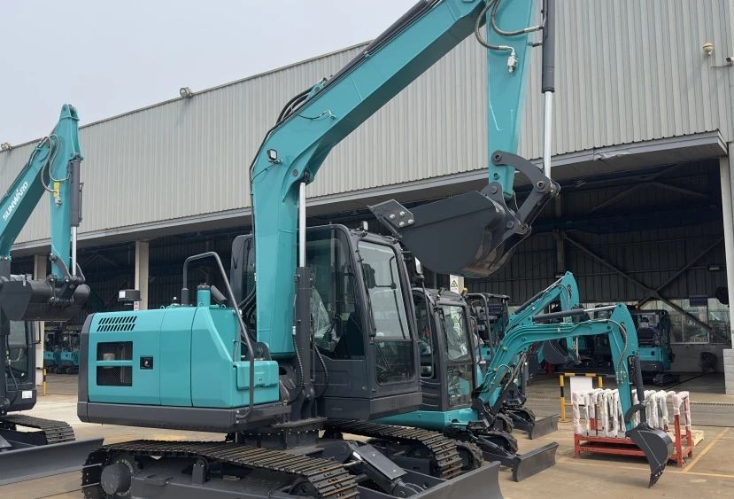 聚焦市场需要，Z6官网智能三款精品工程液压挖掘机成功下线