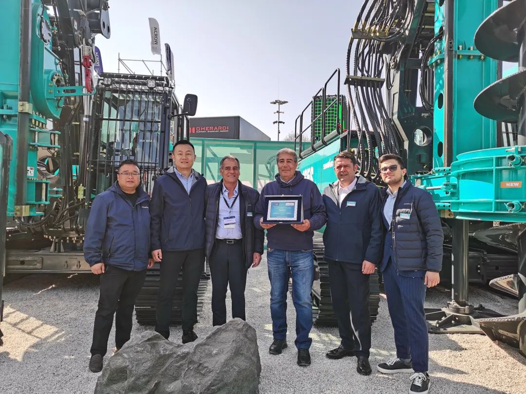 Bauma 2025 | 高端定造！Z6官网智能Pro系列旋挖钻机燃爆全场