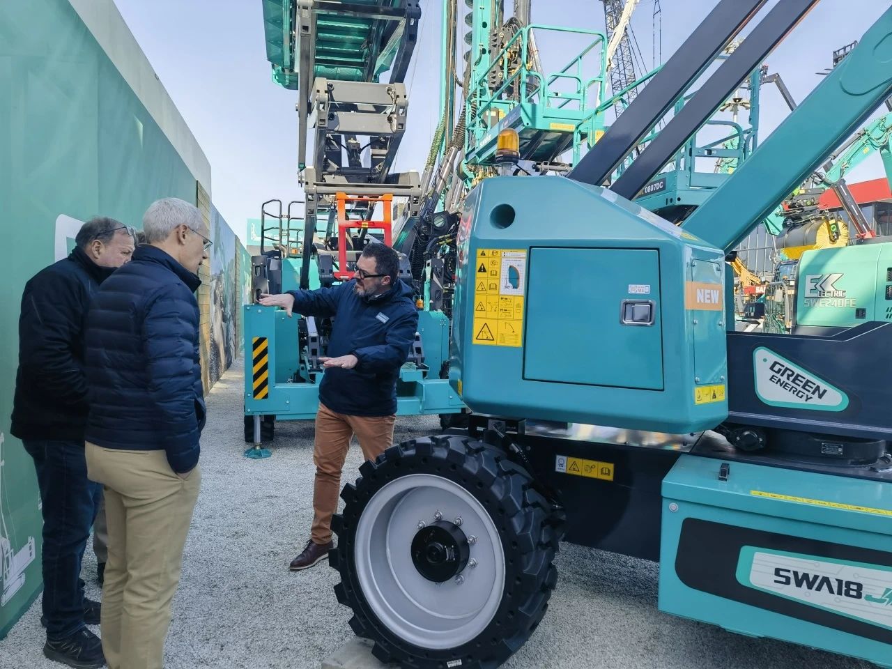 Z6官网智能高空机械闪灼Bauma 2025！ 新能源技术与创新产品获全球瞩目