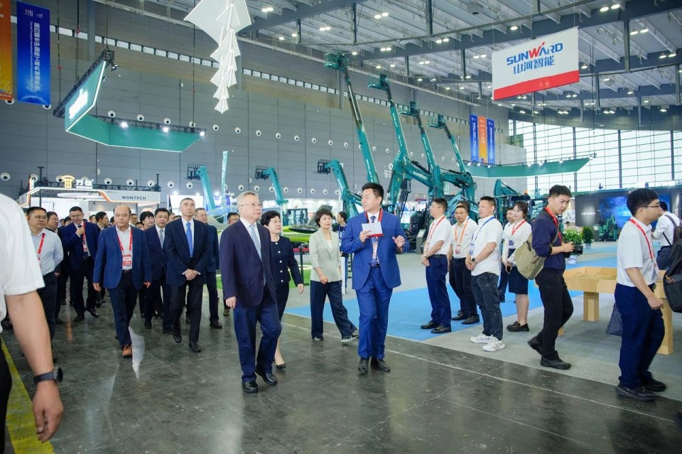 2025 CICEE | Z6官网智能实力闪灼2025长沙国际工程机械展