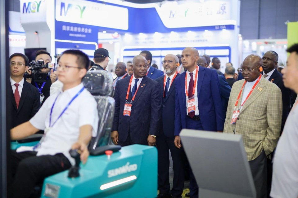 2025 CICEE | Z6官网智能实力闪灼2025长沙国际工程机械展