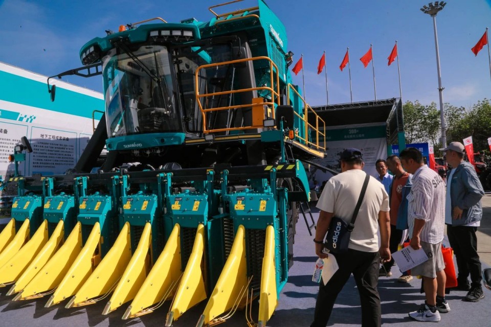 Z6官网智能亮相2025新疆国际农业机械展览会