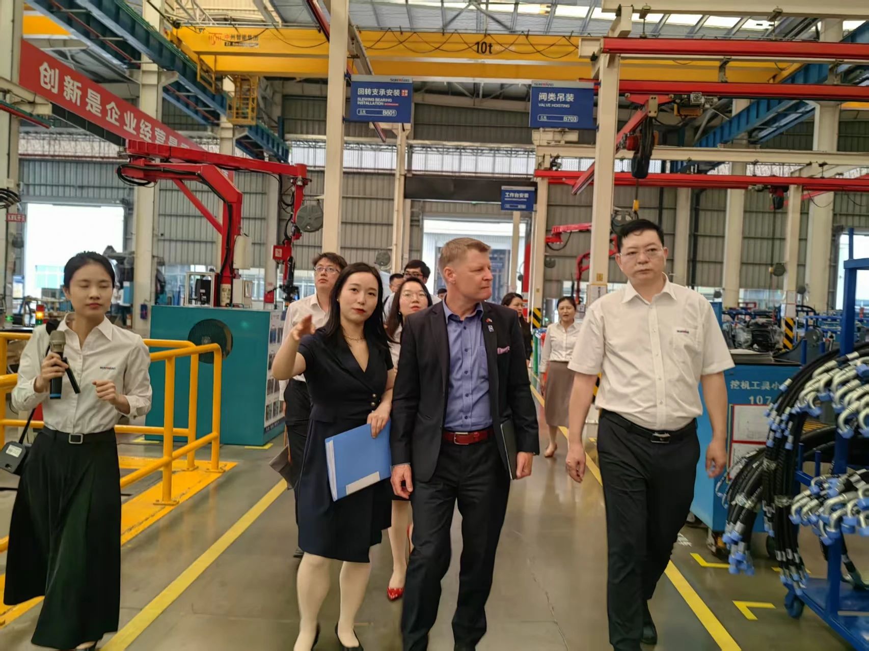 芬兰驻华大使馆商务参赞到访Z6官网智能