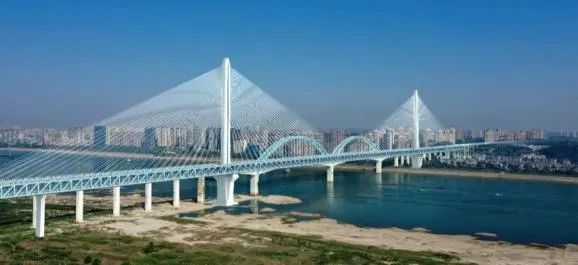 再战“世界级工程”！Z6官网智能旋挖钻机助力宜昌长江公铁大桥建设