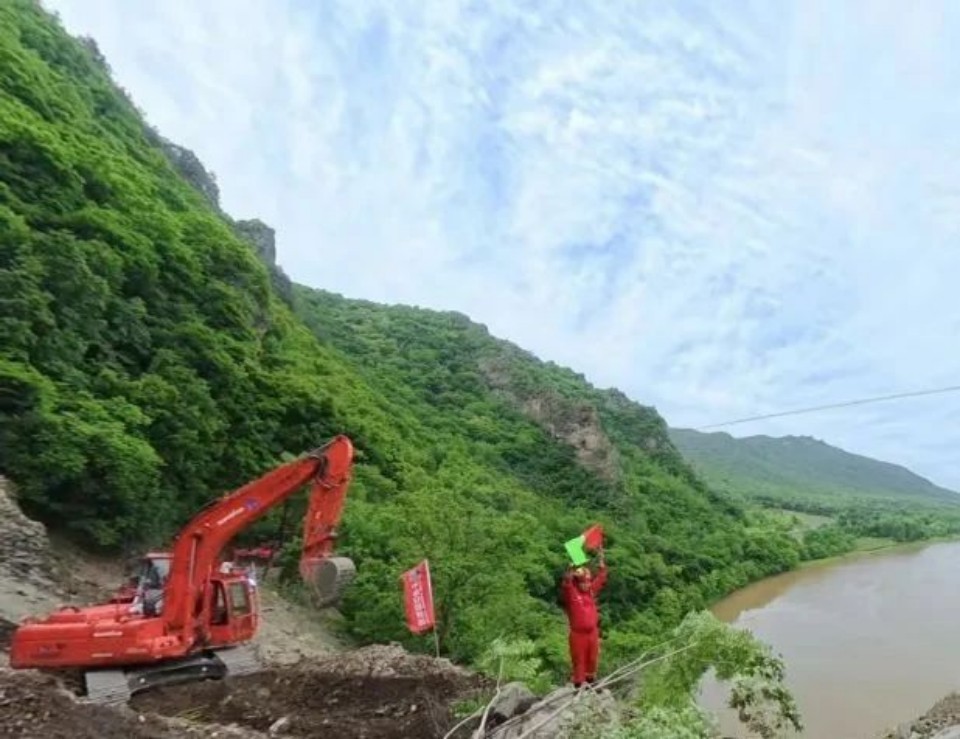 硬核破解“最后一公里”难题，Z6官网智能应急接济设备助力“应急使命·2025”演习！