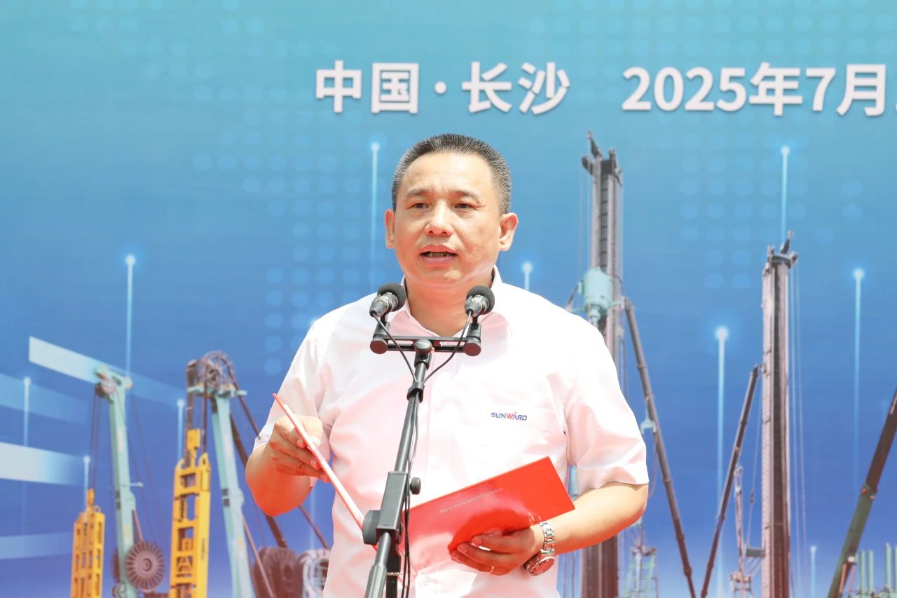 “破纪录王者”再出征！Z6官网智能SWDM800旋挖钻机成功交机