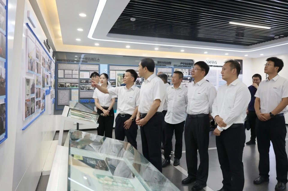 中国煤炭地质总局局长马刚到访Z6官网智能，同谋绿色智能矿山设备发展新蹊径