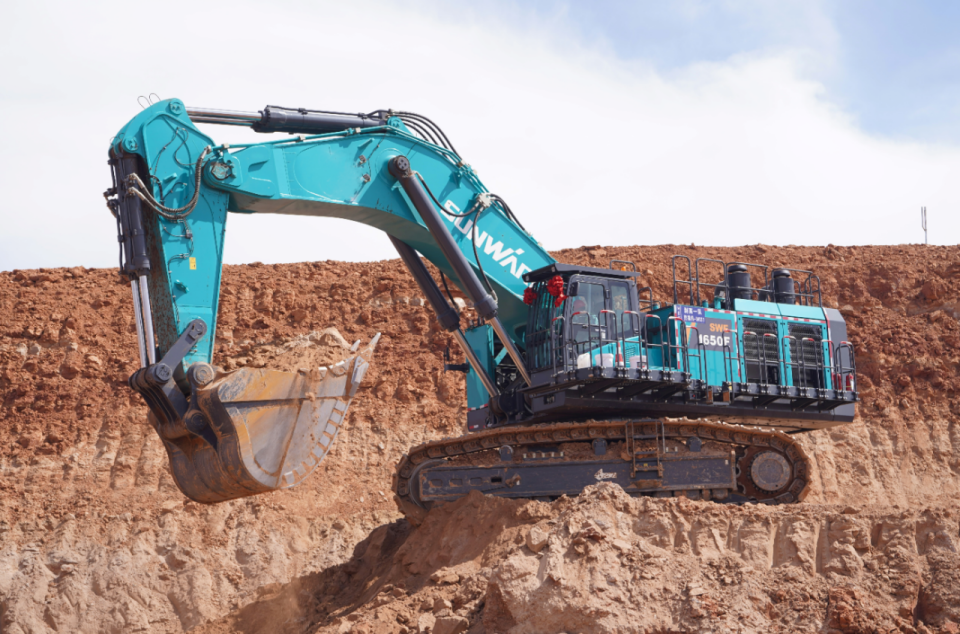 创新引领，实力见证！Z6官网智能明星产品荣登“2025工程机械TOP10年度榜”