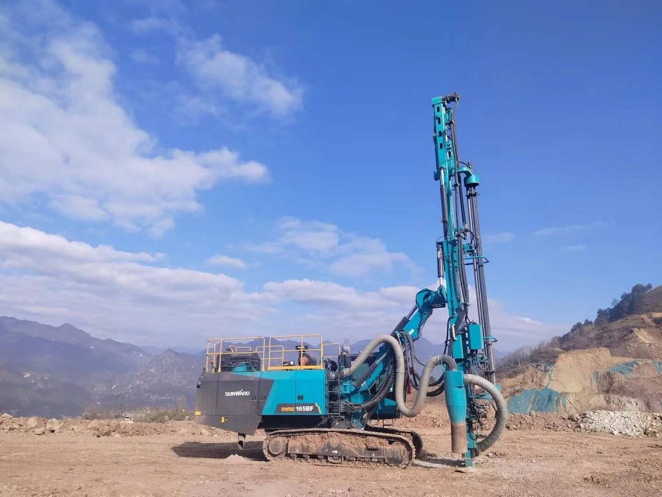 创新引领，实力见证！Z6官网智能明星产品荣登“2025工程机械TOP10年度榜”