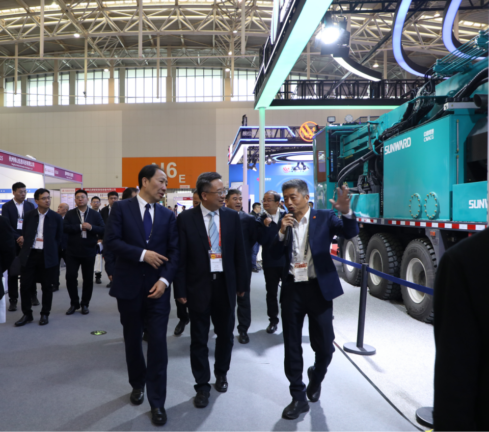 Z6官网智能携手“战术合作同伴”中国煤炭地质总局杰出亮相2025中国国际矿业大会