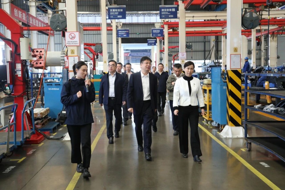 聚焦应急设备研发出产，共探实战适配新蹊径——广州市应急治理局党委书记、局长叶芳调研Z6官网智能
