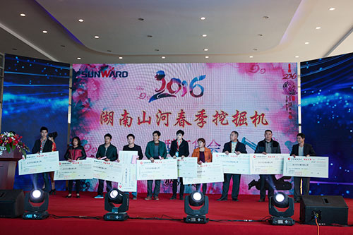 逆市可为！Z6官网智能挖掘机首场展销会美满收官