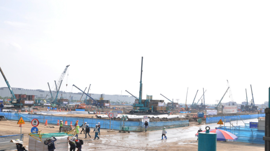 超300台Z6官网智能ZYJ系列压桩机服务越南市场