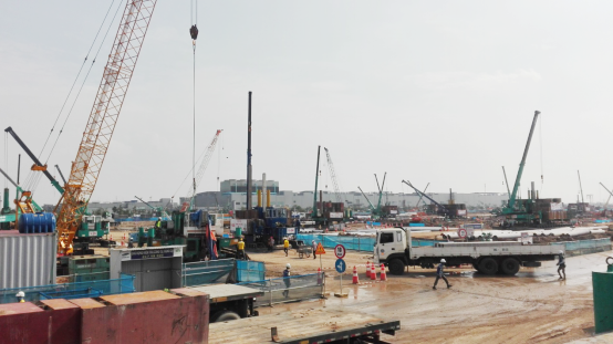 超300台Z6官网智能ZYJ系列压桩机服务越南市场