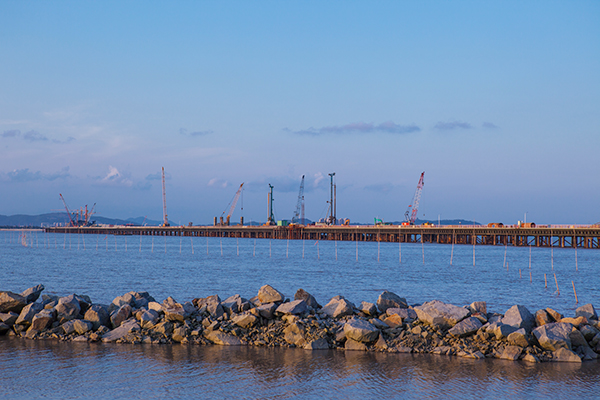 入海深110米！Z6官网智能旋挖钻机助建飞云江特大桥