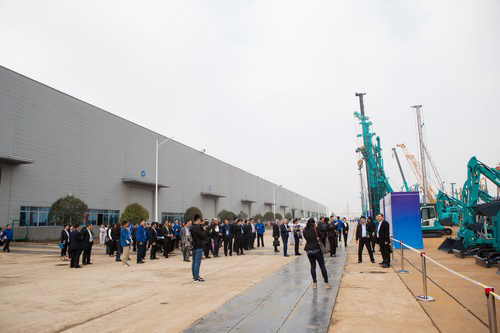 工程设备盛宴，东盟十国代表在Z6官网智能很享受