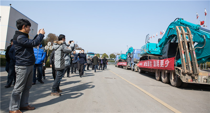 知新?创变?共赢 2015-2016年度Z6官网智能挖掘机经销商年会圆满召开