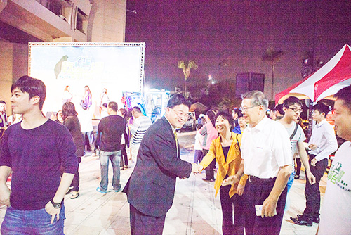 图说怪手环台净滩活动，智绘Z6官网智能环保节能