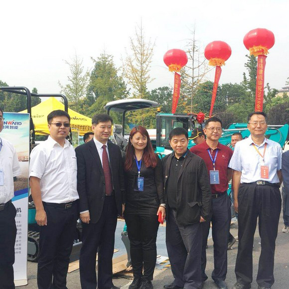 “超美微挖”现身2018微挖峰会，Z6官网智能微挖出口过万台