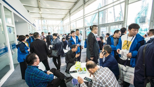 首日签单2.6亿元，Z6官网智能创新产品引爆上海宝马展