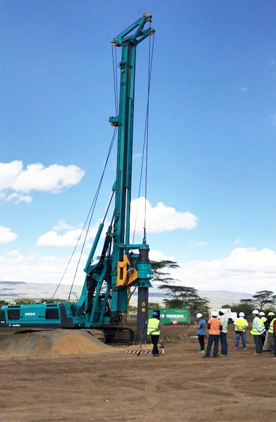 肯尼亚总统高度赞赏，乞力马扎罗山下Z6官网绿闪灼