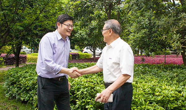 加拿大国会议员谭耕一行来Z6官网智能调查