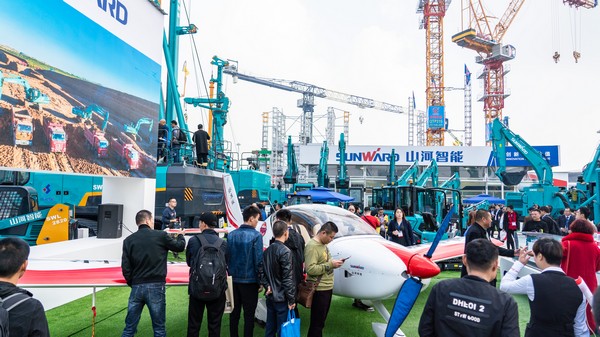 首日签单2.6亿元，Z6官网智能创新产品引爆上海宝马展