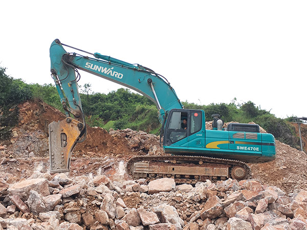 看石场风浪若何演绎？Z6官网智能矿山战神SWE470E大型挖掘机一锤定音！