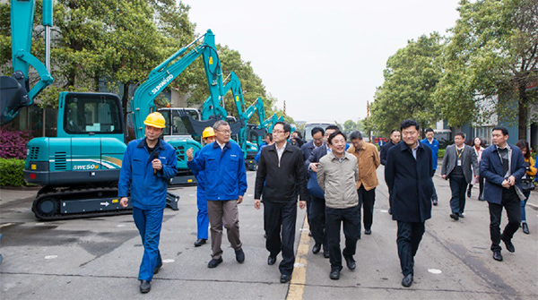 科技部副部长李萌调查调研Z6官网智能