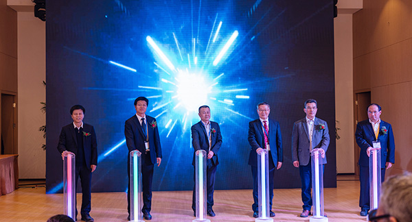 首日签单2.6亿元，Z6官网智能创新产品引爆上海宝马展