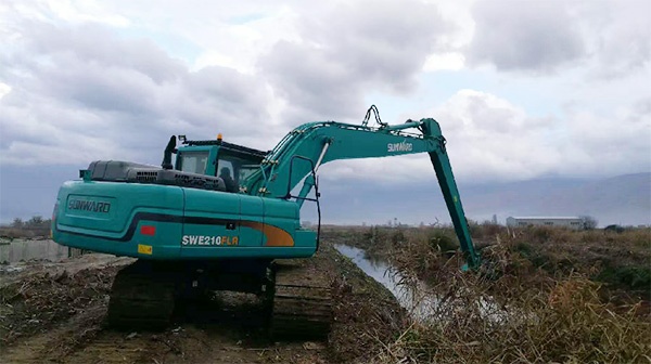 守护蓝色多瑙河，Z6官网智能长臂挖掘机欧洲首秀