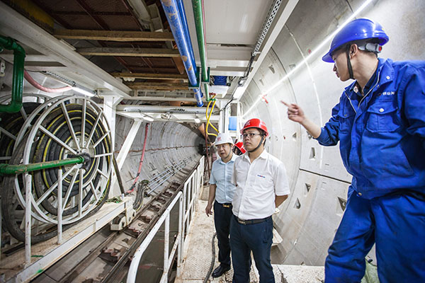 中铁Z6官网盾构机双线掘进 全力攻坚长沙地铁5号线