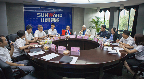 掘金一带一路，Z6官网智能中大挖大批量出口泰国