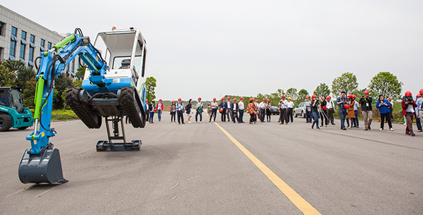 东盟十国主流媒体齐聚Z6官网智能，共话21世纪海上丝绸之路