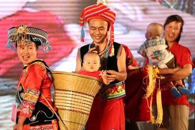 他们，用幼幼背篓背出Z6官网大情怀