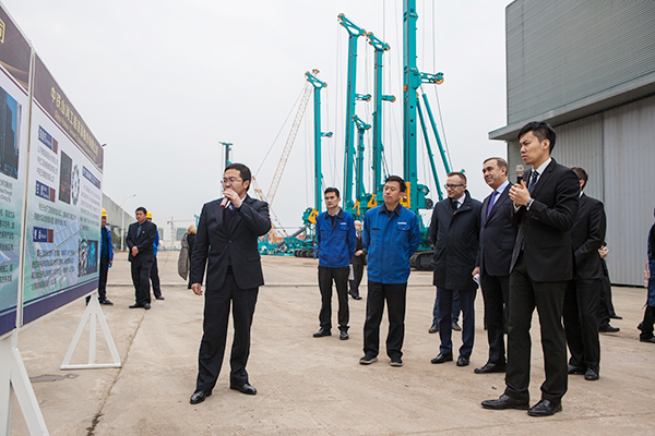 波兰代表团为Z6官网智能创新发展点赞