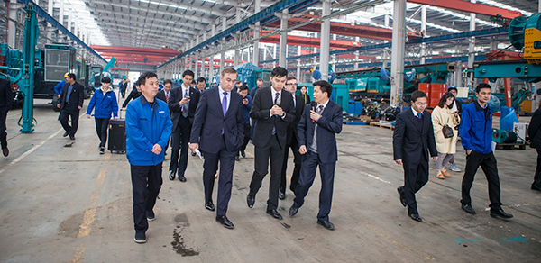 波兰代表团为Z6官网智能创新发展点赞