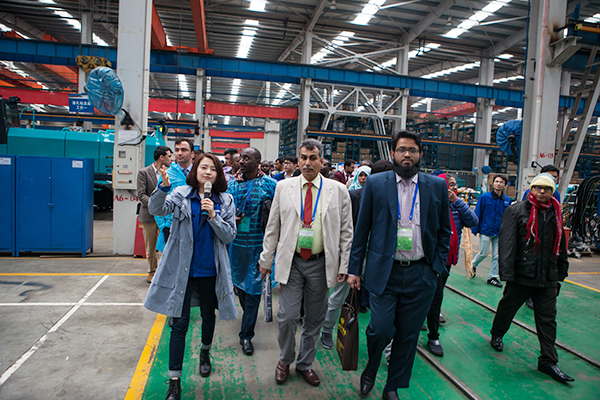 “一带一路”国度代表团到访Z6官网智能，感触“大开眼界”