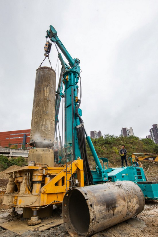 喜讯！Z6官网智能SWRC170自行式全回转全套管钻机获湖南省首台(套)沉大技术设备产品嘉奖！