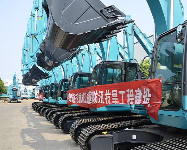 抗洪英雄显技巧，Z6官网智能系列挖掘机奔赴抗洪一线