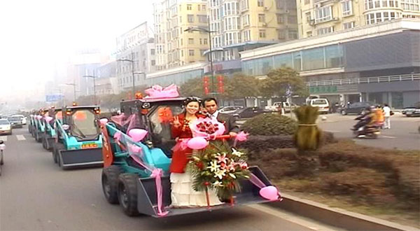 谁说机械都冰凉？这款会跳舞的滑移明明就是周到奔放的！