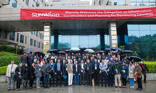 “一带一路”国度代表团到访Z6官网智能，感触“大开眼界”