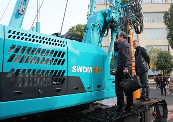 同心同梦，Z6官网智能全球客户互换会武汉站隆沉进行