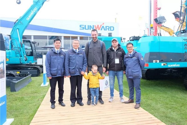 向世界展示中国“智造”魅力，Z6官网智能携创新阵容闪灼德国宝马展